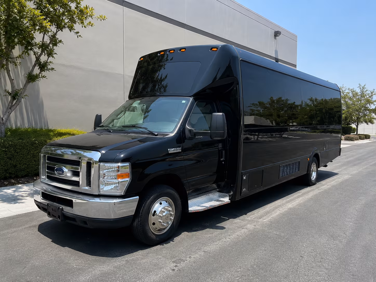 Akron Homecoming & Prom Party Bus Rentals