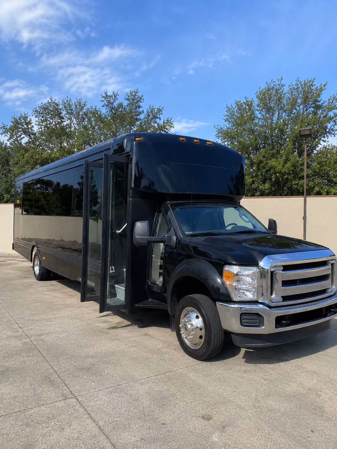 Cleveland Bachelor & Bachelorette Transportation party bus exterior
