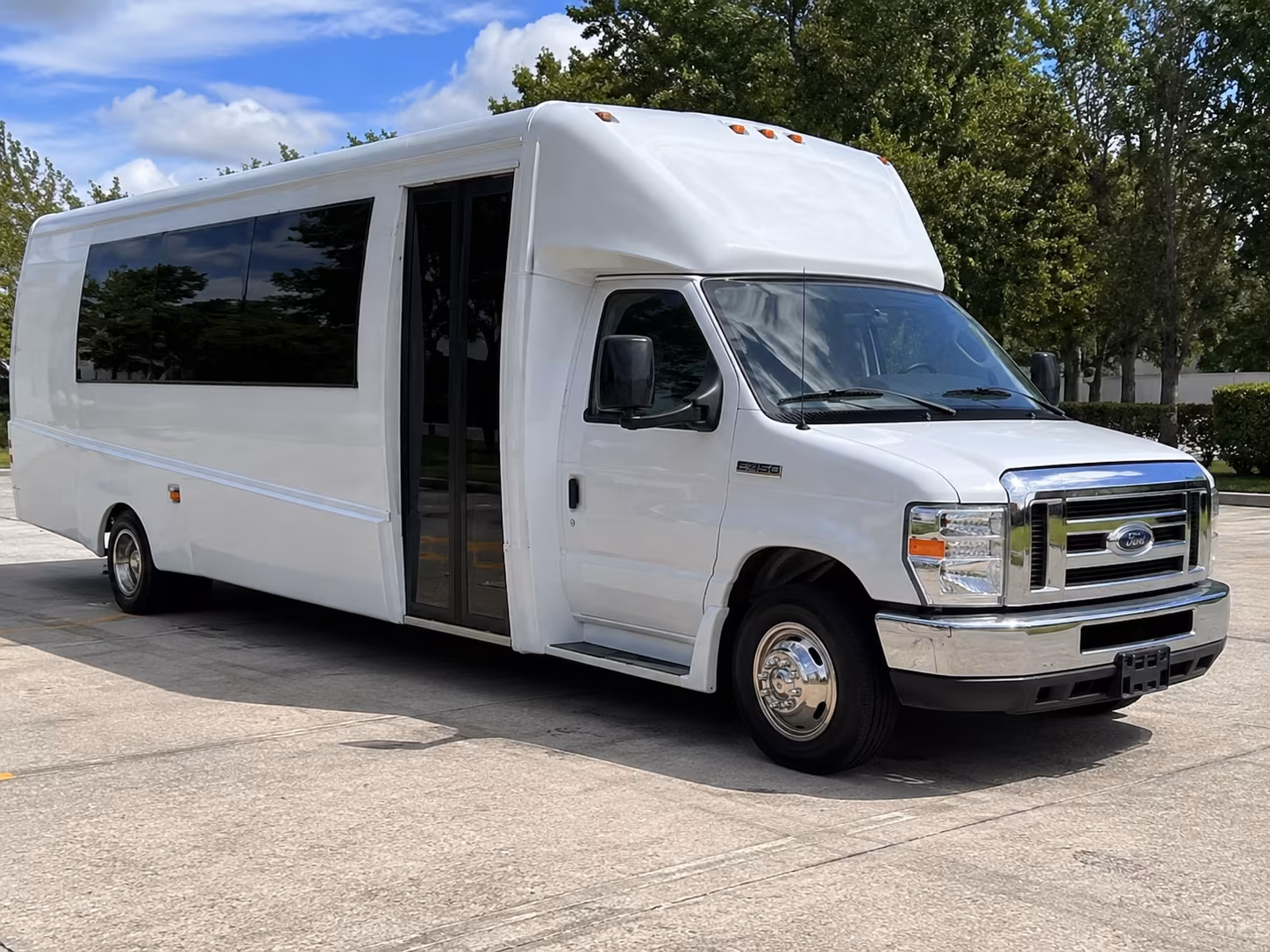 Parma Birthday, Sweet 16, & Quinceañera Party Bus Rentals